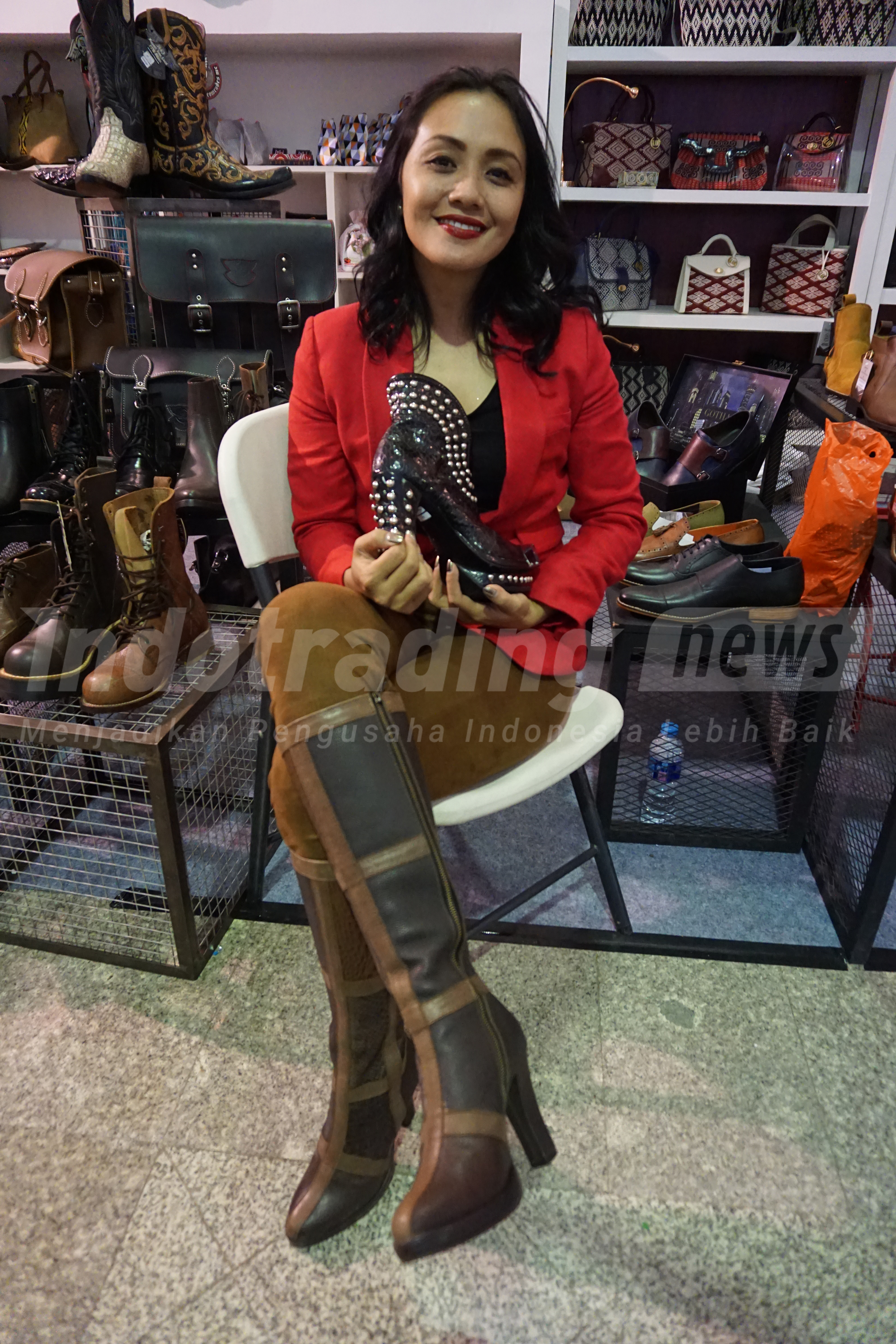 Foto: Pemilik usaha Tegep Boots, Etnawati Melani/Dok: indotrading.com