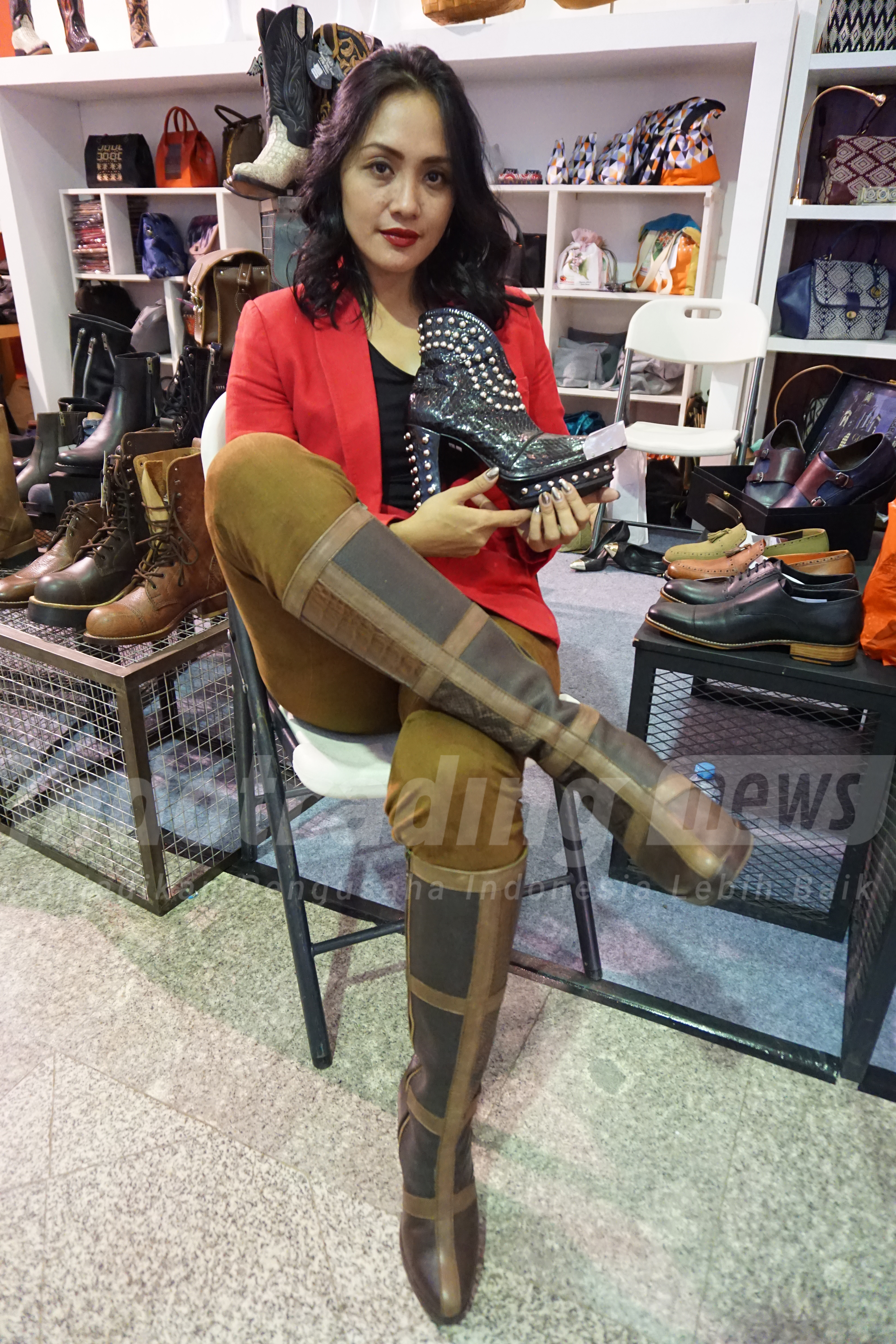 Foto: Pemilik usaha Tegep Boots, Etnawati Melani/Dok: indotrading.com