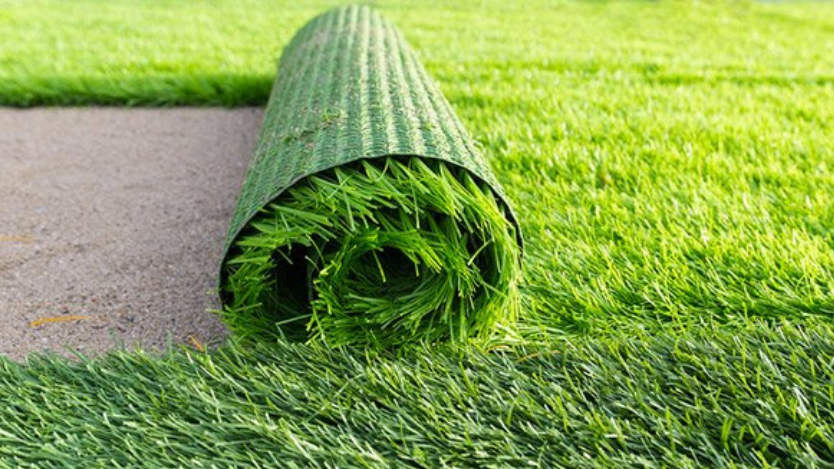 cara-tepat-merawat-karpet-rumput-sintetis-agar-awet