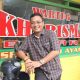 Pemilik warung kharisma bahari