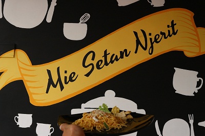 bisnis mie setan