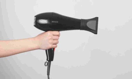 5 Fungsi Hair Dryer yang Perlu Anda Ketahui untuk Styling Rambut