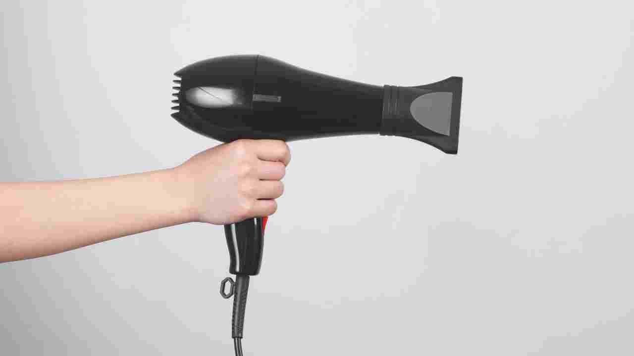 5 Fungsi Hair Dryer yang Perlu Anda Ketahui untuk Styling Rambut