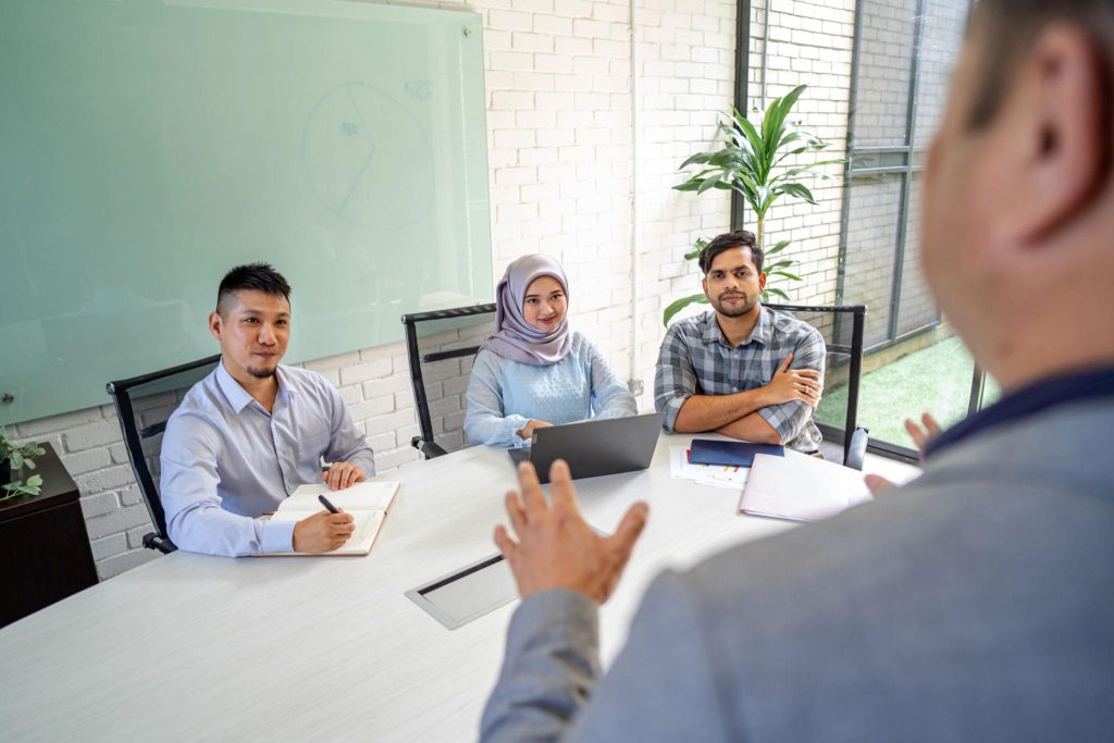 komunikasi yang jelas dalam negosiasi B2B.