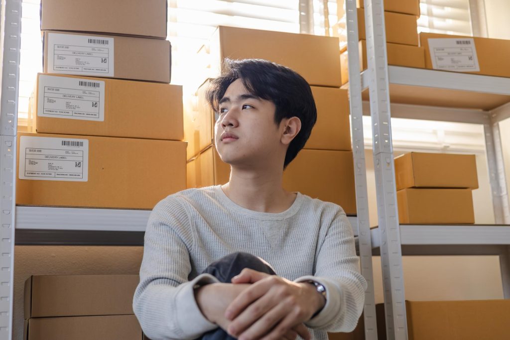 produk slow moving dalam gudang.