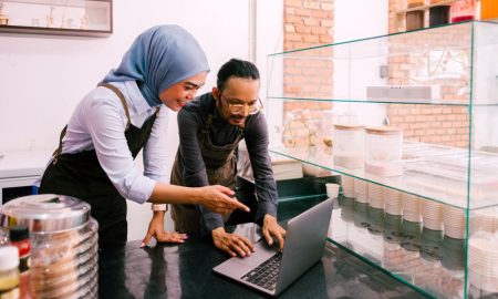 mencari supplier terpercaya untuk bisnis B2B di Indonesia melalui riset online