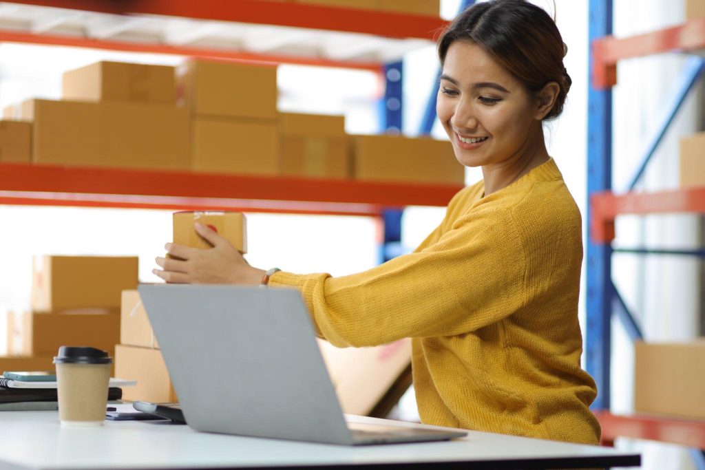 strategi jualan b2b online dengan menggunakan marketplace B2B untuk mendapatkan pelanggan.