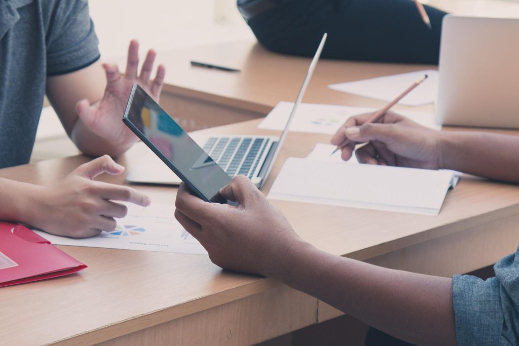 riset kebutuhan buyer dalam bisnis supplier B2B.