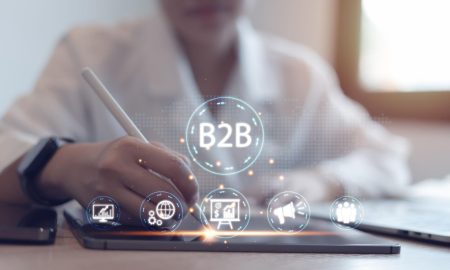 Tampilan marketplace B2B dengan produk industri dan dashboard penjualan digital.