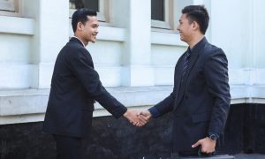 hubungan trust antara supplier dan klien.