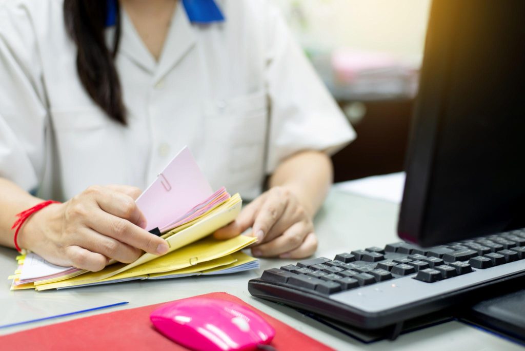invoice supplier dengan biaya tambahan mendadak.