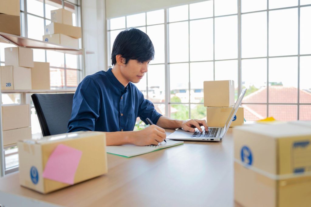 pelanggan mencari supplier secara online.