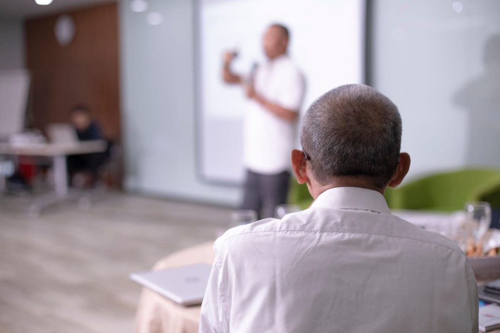 strategi urgency dalam closing penjualan.