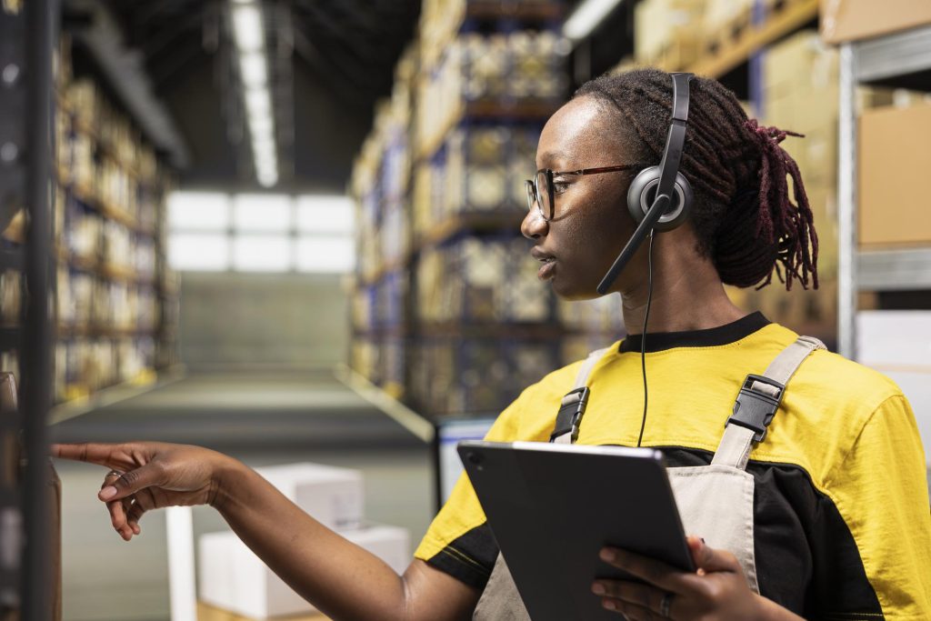 dashboard analitik logistik dan supply chain.