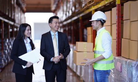 tim procurement bertemu supplier bisnis B2B.