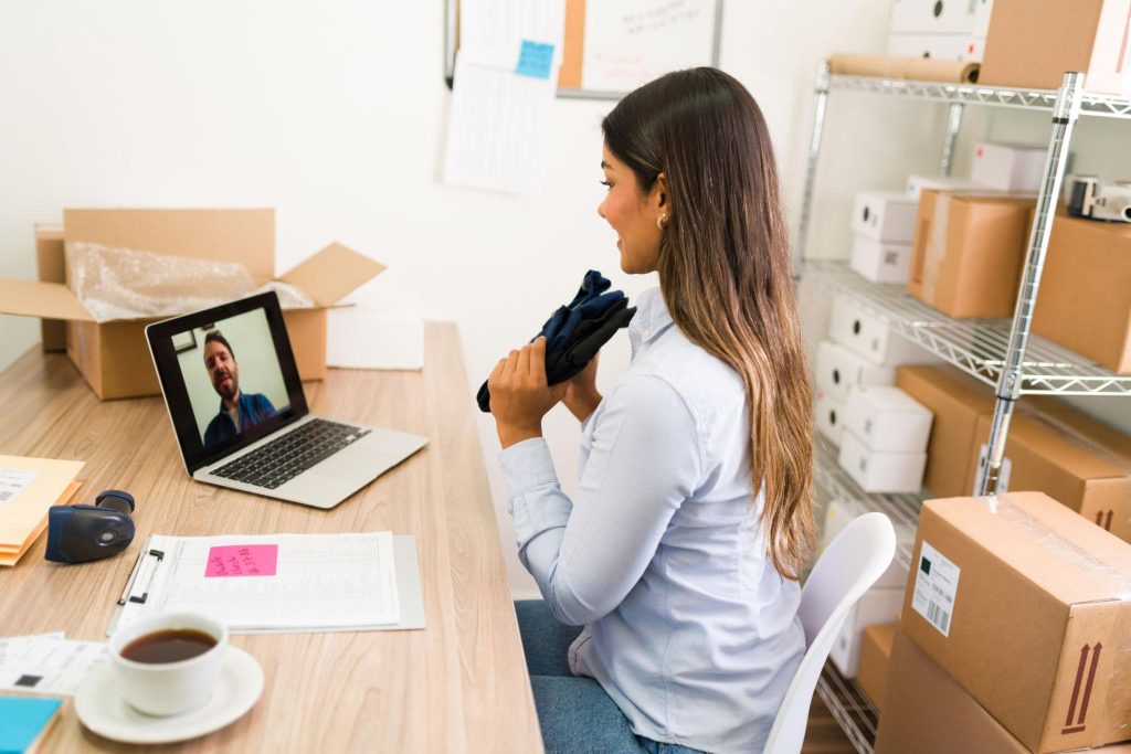 video call antara supplier dan pelangan.