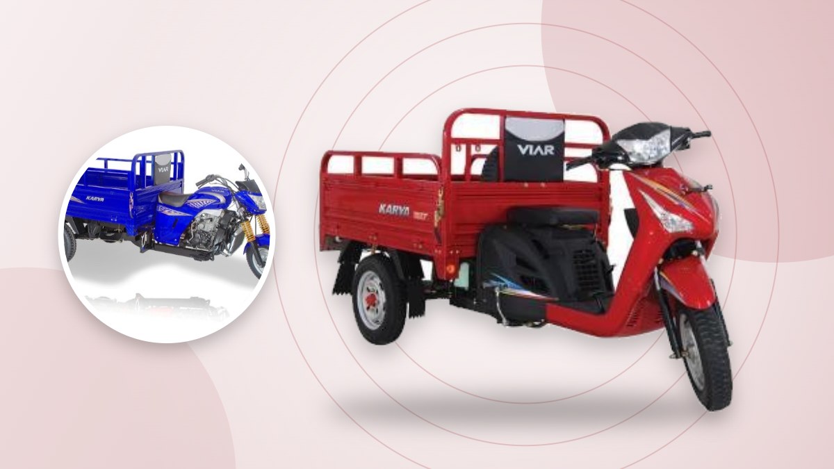 Motor roda tiga bak terbuka warna merah dan biru untuk angkut barang